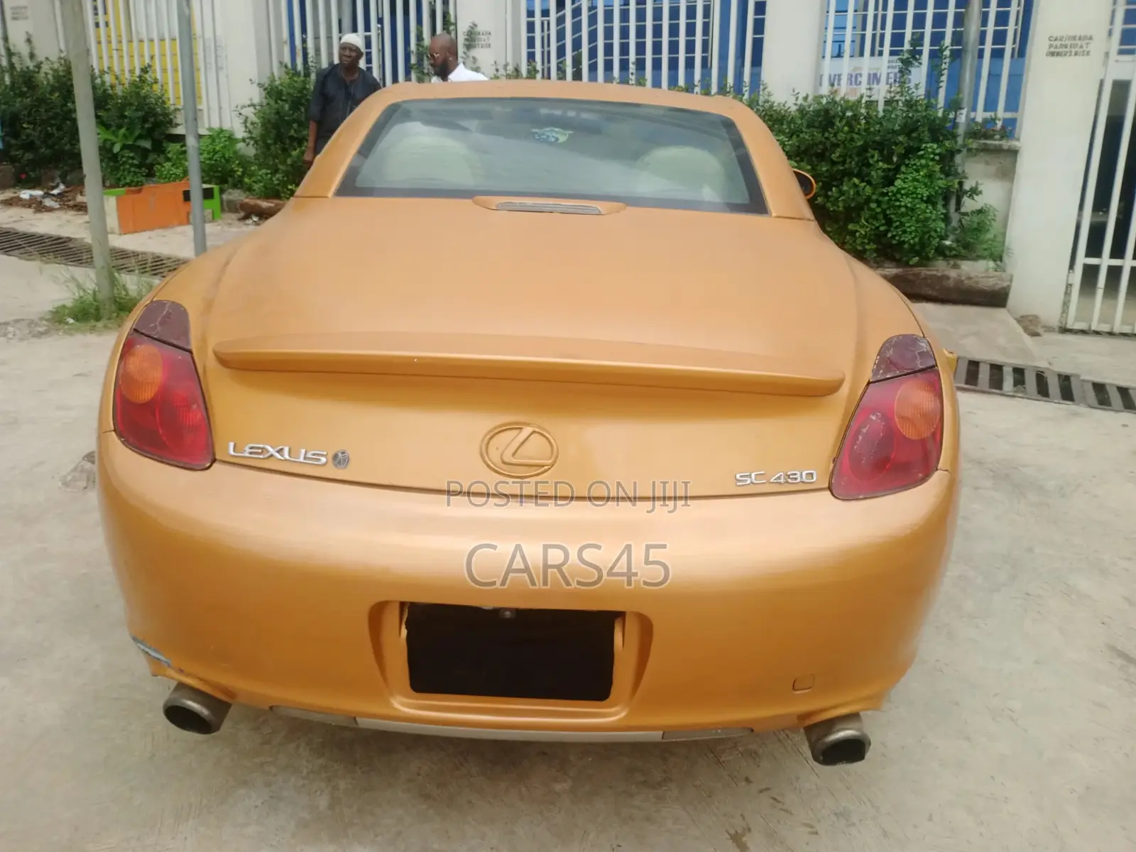 Lexus SC 2010 Gold
