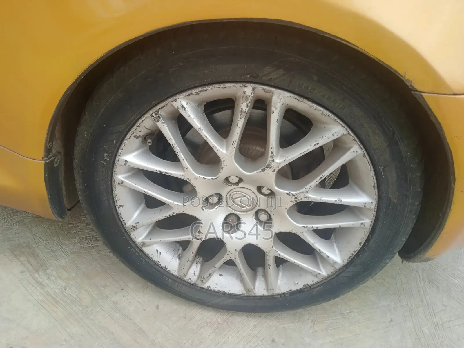 Lexus SC 2010 Gold
