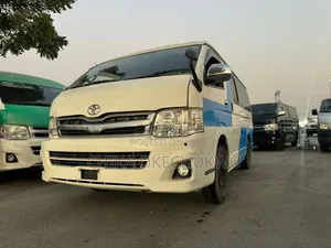 Toyota HiAce 2012 White