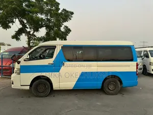 Toyota HiAce 2012 White