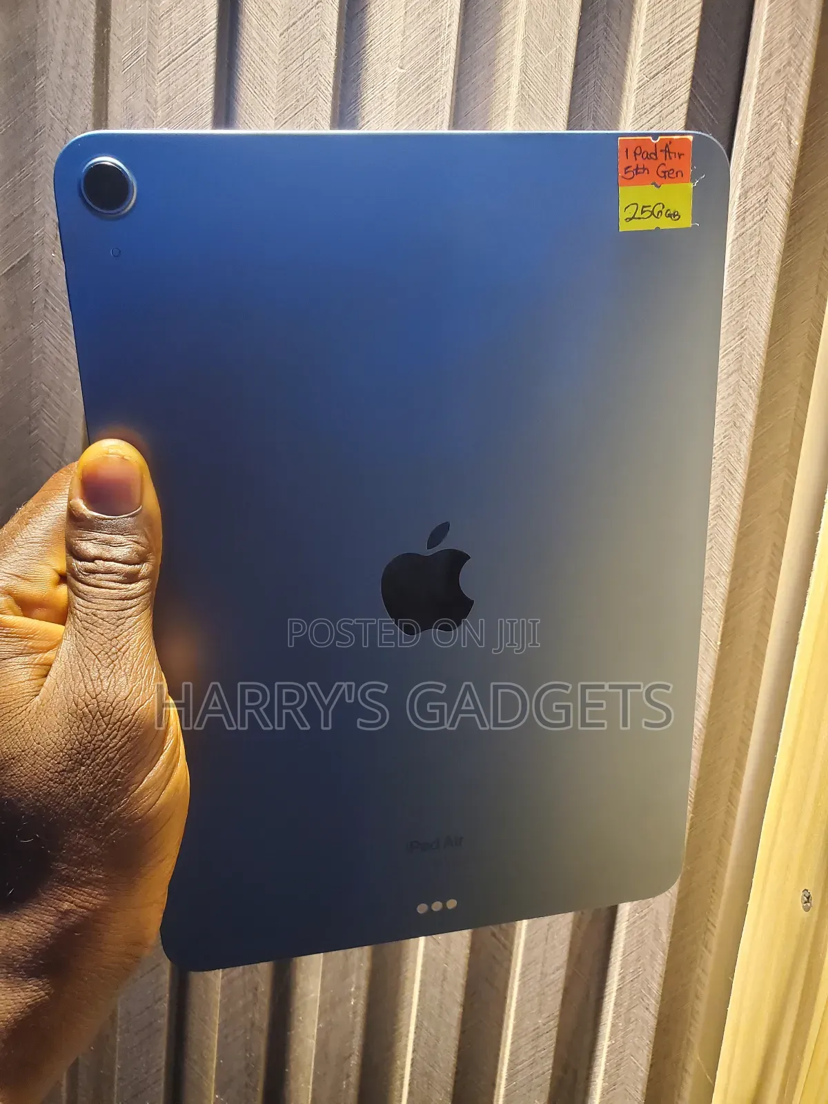 Apple iPad Air (2022) 256 GB Blue
