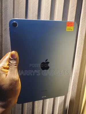 Apple iPad Air (2022) 256 GB Blue