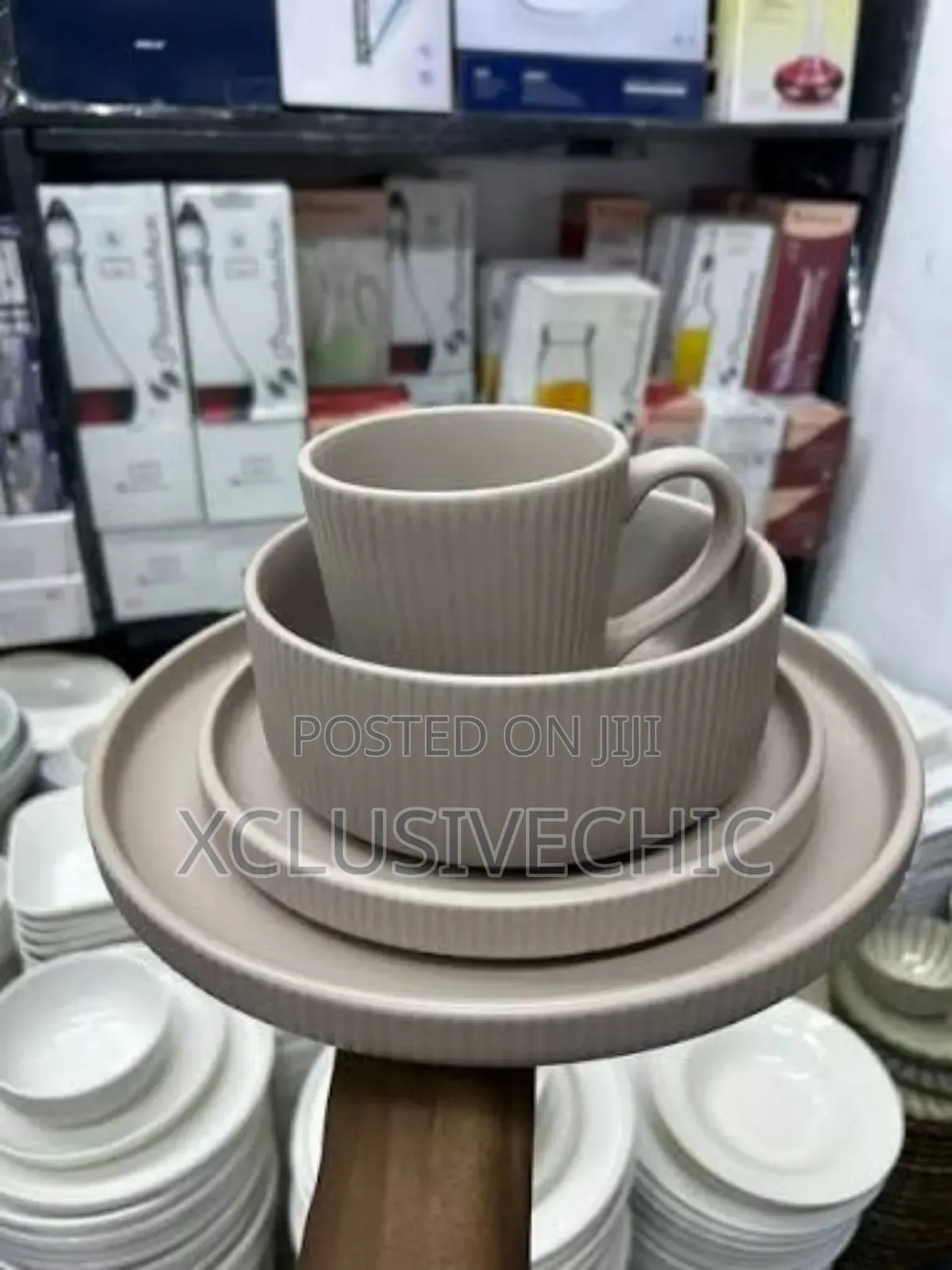 16pcs Ribbed Texture Ceramic Breakable Dinner Set - Different Colours