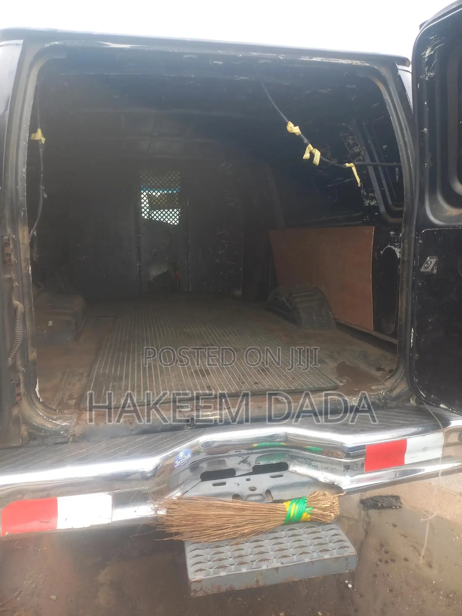 Ford E350 2002 Black