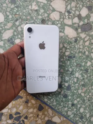 Apple iPhone XR 64 GB White