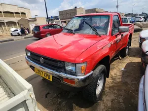 Toyota Hilux 1999 Red