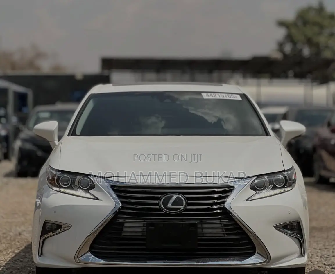 Lexus ES 2016 White