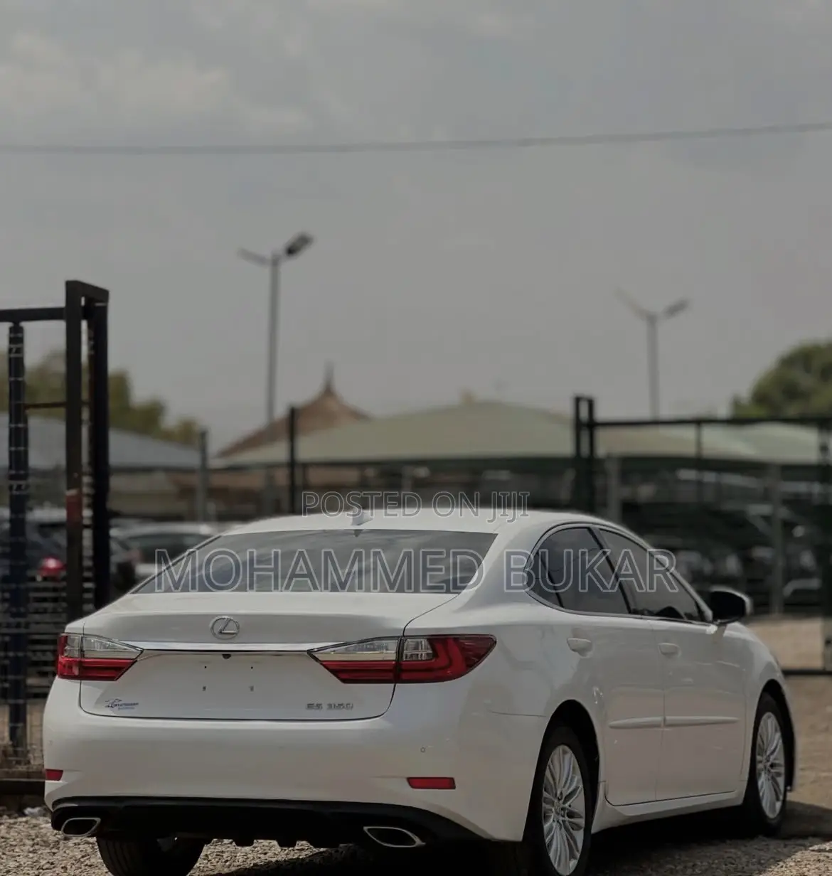 Lexus ES 2016 White