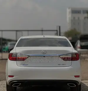 Lexus ES 2016 White