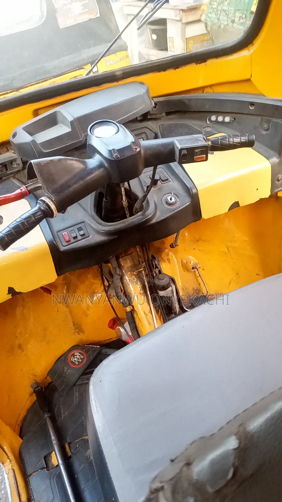 TVS King Cargo 2021 Yellow