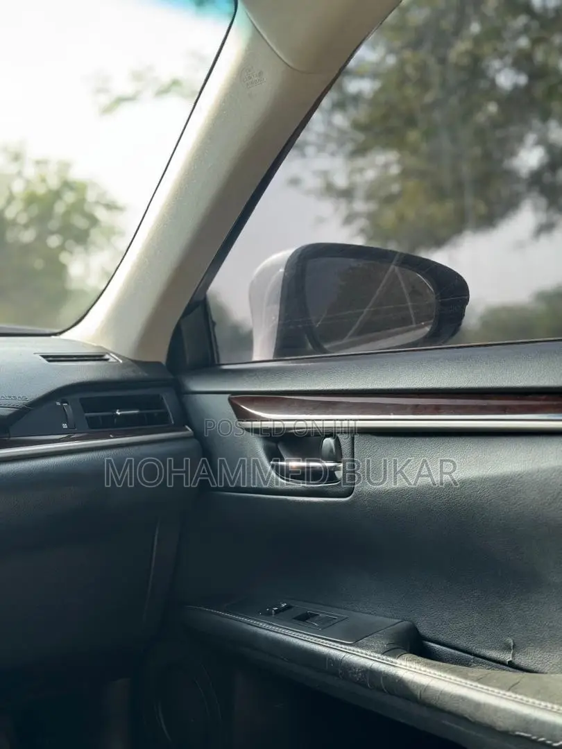 Lexus ES 2013 Silver