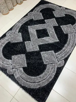 Diamond Crown Center Rug