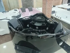 4 Handles Black Jacuzzi