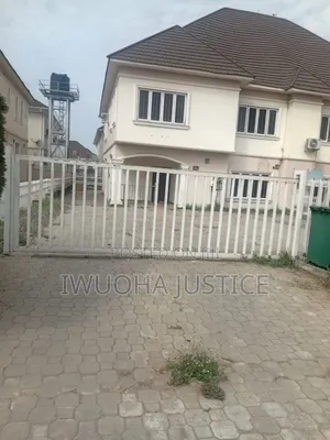 3bdrm Duplex in River Park Estate for sale