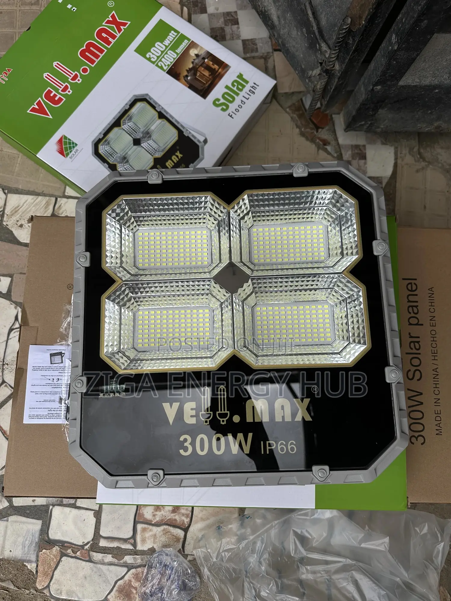 Vellmax 300w Solar Flood Light