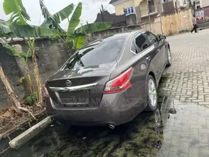 Nissan Altima Sedan 3.5 SV 2013