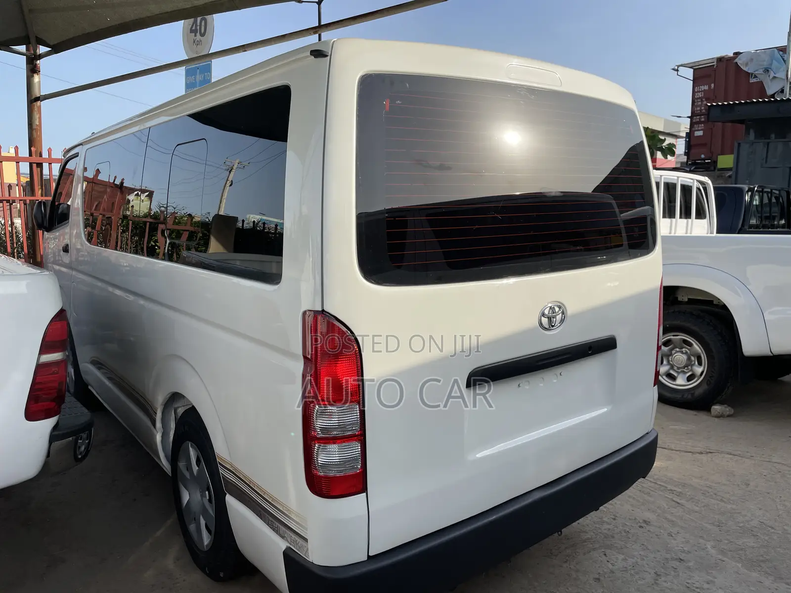 Toyota HiAce 2014 White