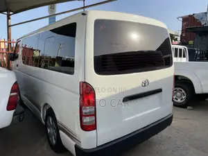 Toyota HiAce 2014 White