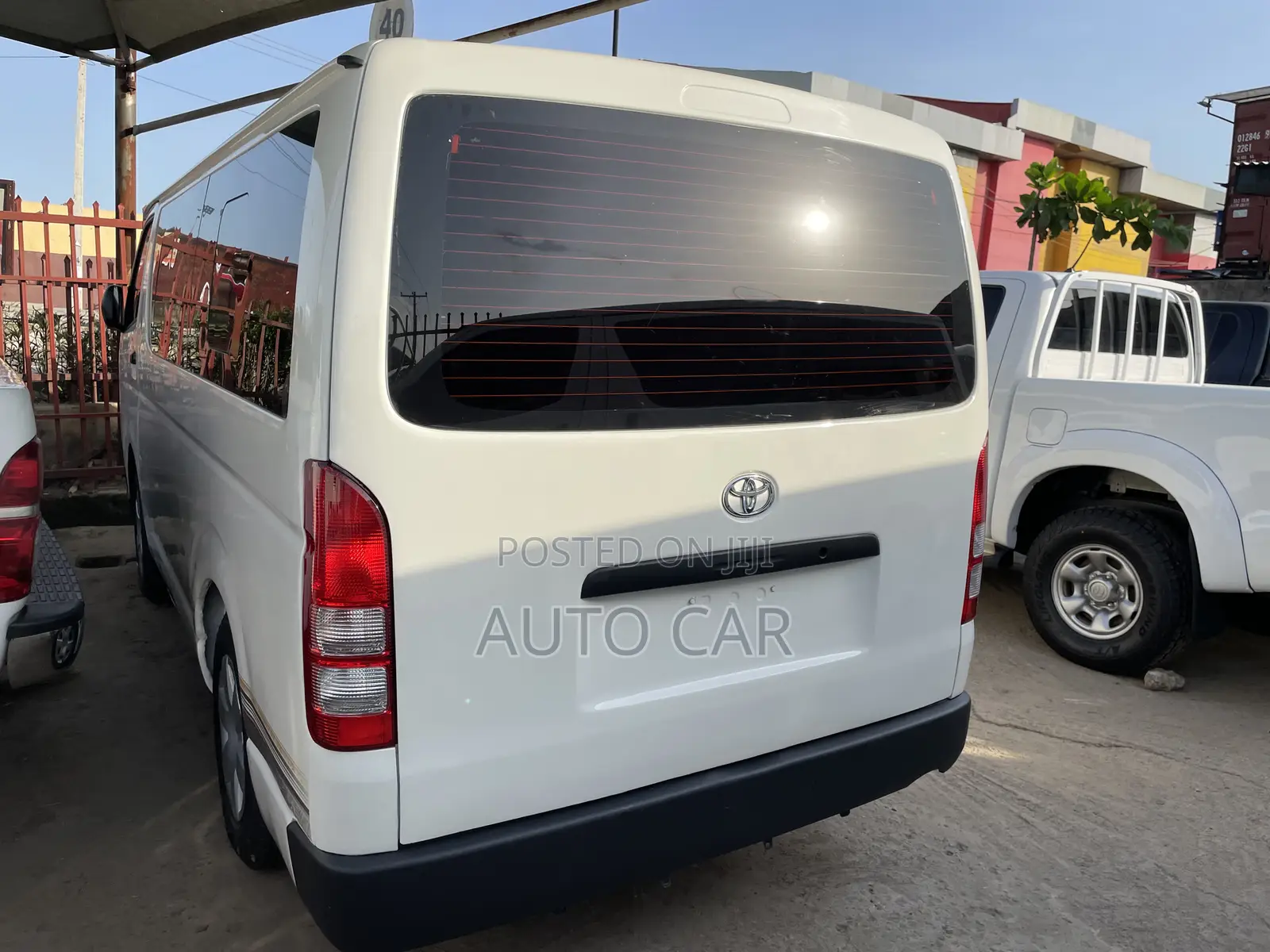 Toyota HiAce 2014 White