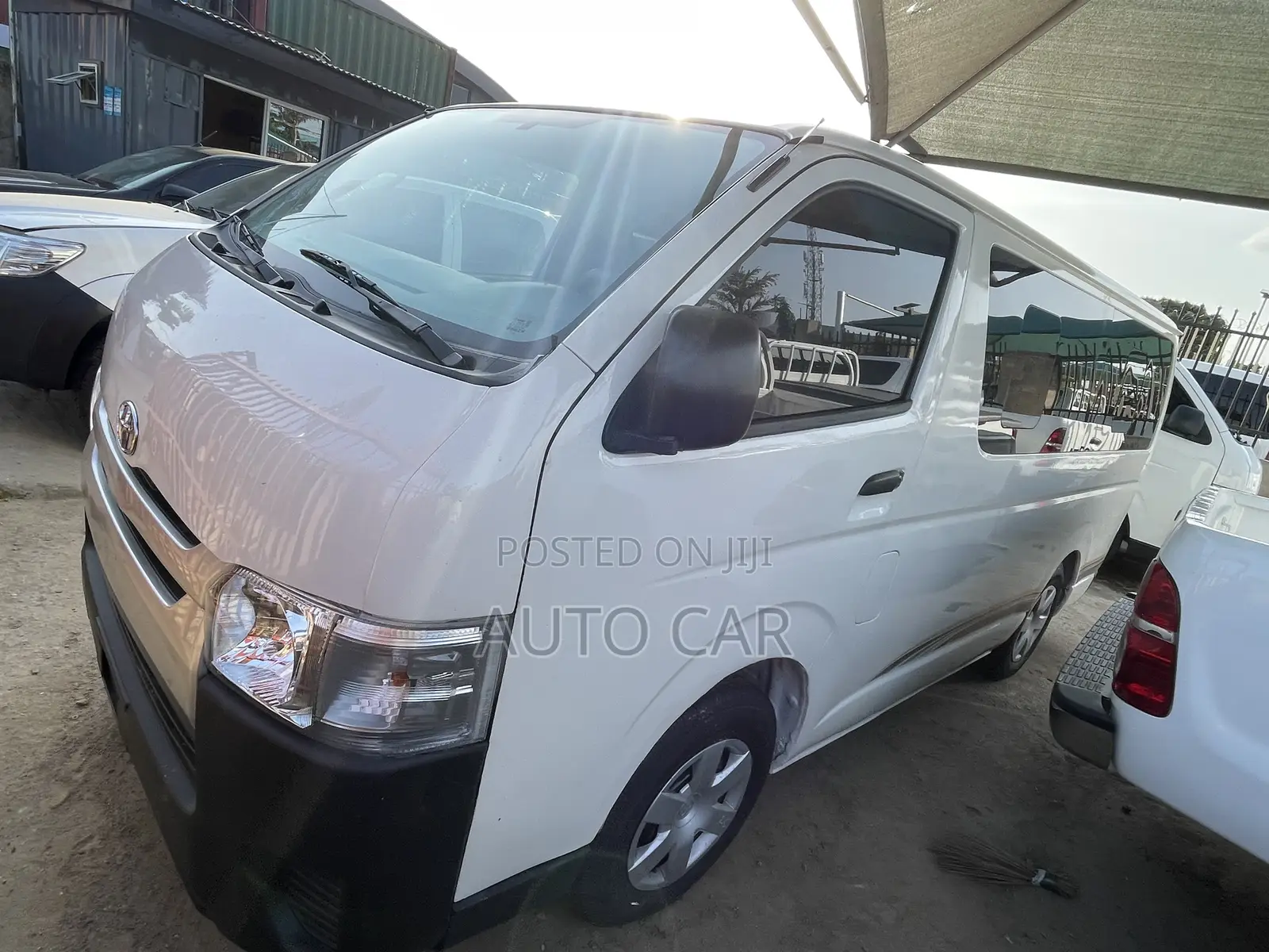 Toyota HiAce 2014 White
