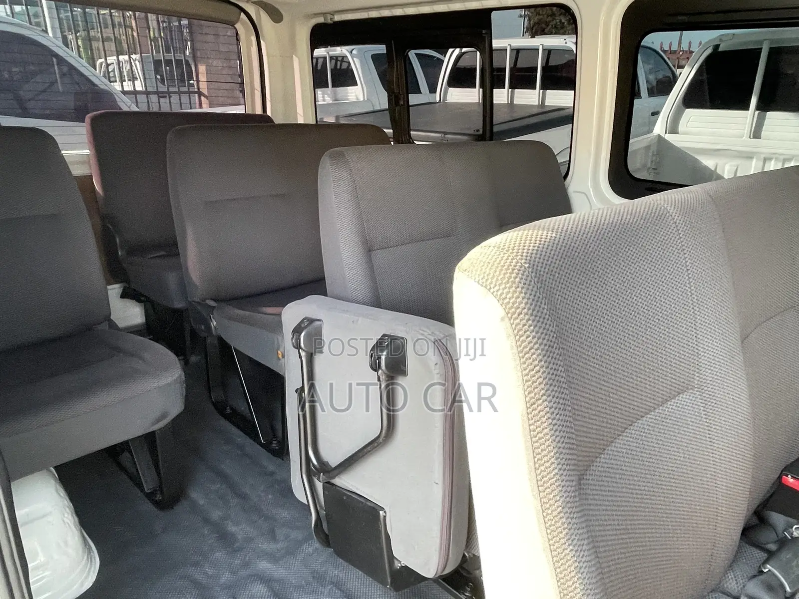 Toyota HiAce 2014 White