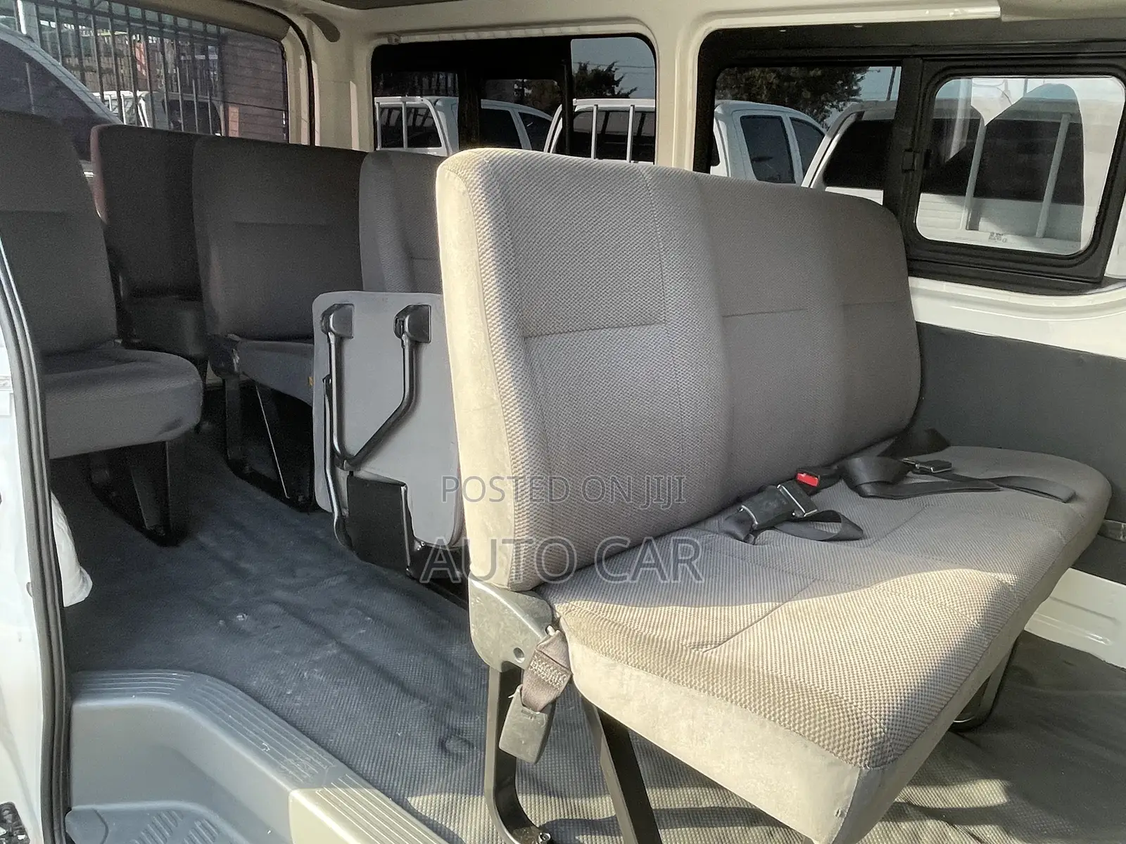 Toyota HiAce 2014 White