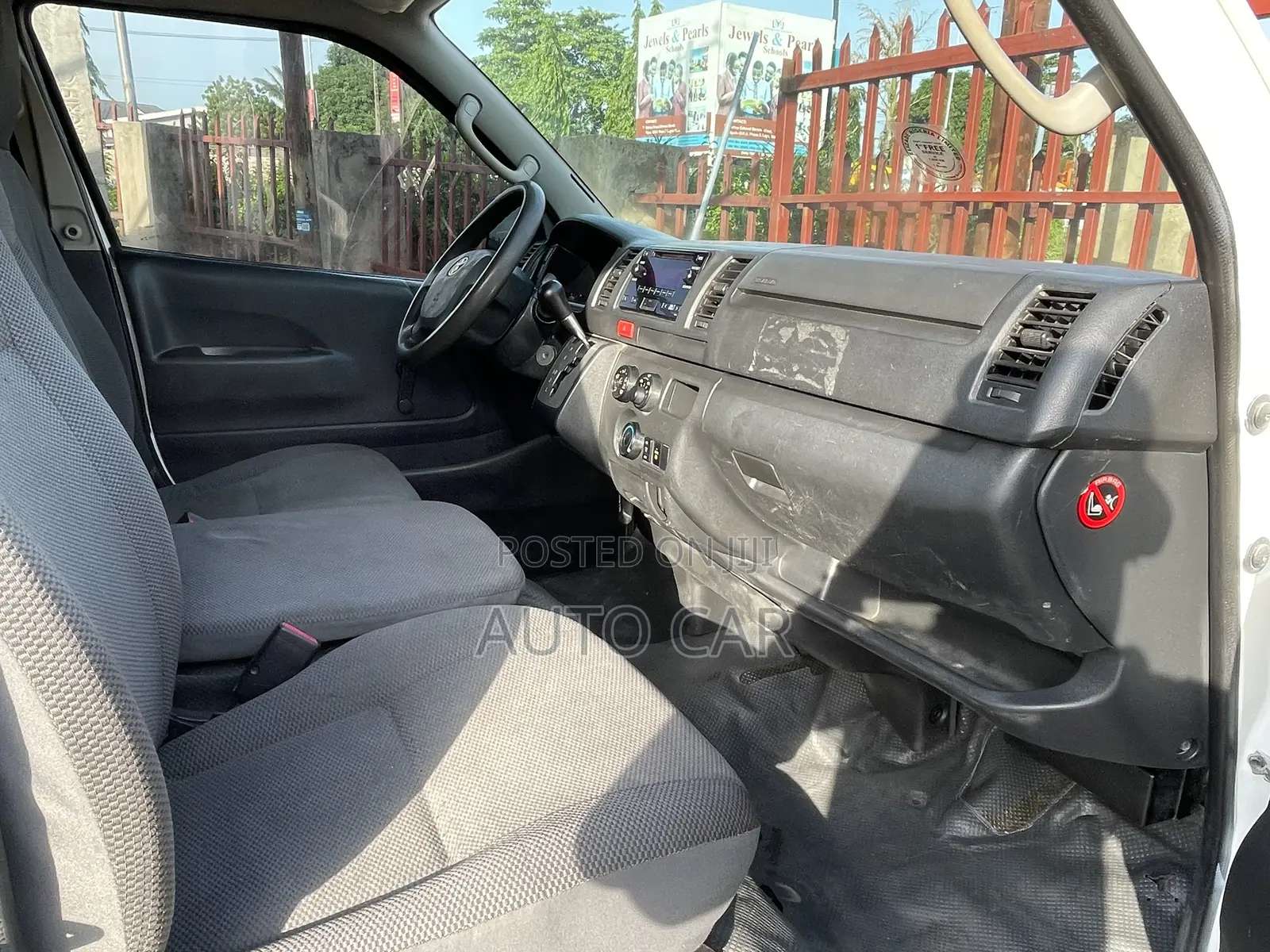 Toyota HiAce 2014 White