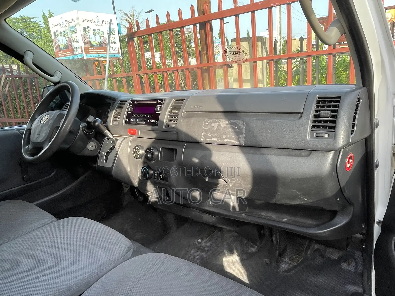 Toyota HiAce 2014 White
