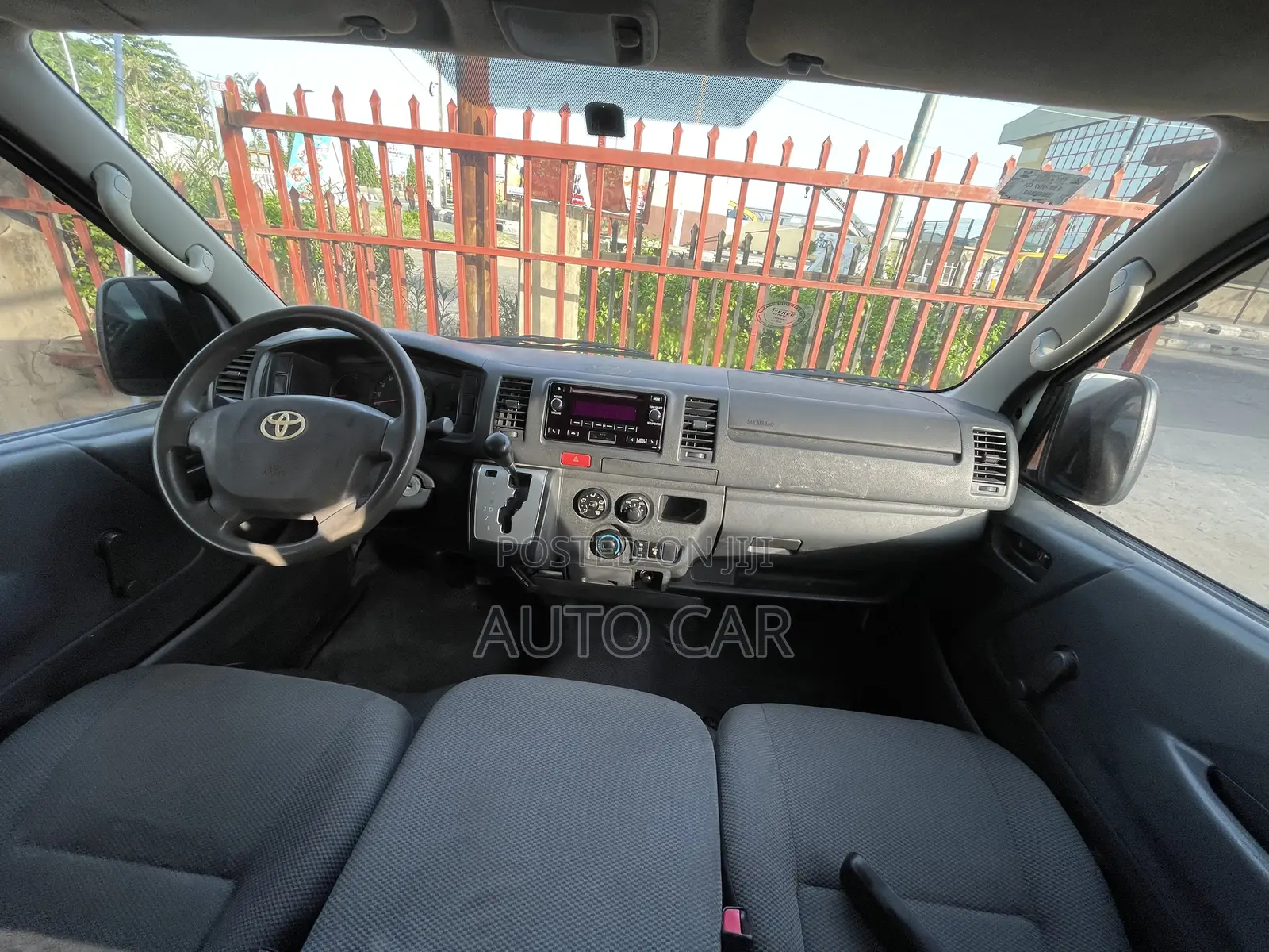 Toyota HiAce 2014 White