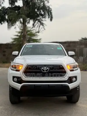 Toyota Tacoma 2018 White