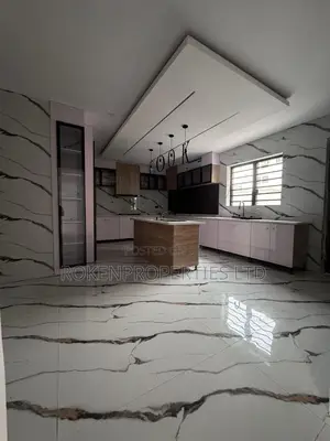 5bdrm Penthouse in Engr Lere Adigun, Basorun for sale