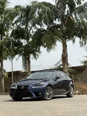 Lexus IS 250 4WD 2015 Blue