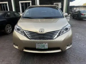 Toyota Sienna XLE 7 Passenger 2011 Gold