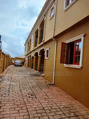3bdrm Block of Flats in Elewuro, Akobo for sale