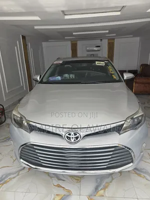 Toyota Avalon Limited Sedan FWD (3.5L 6cyl 6A) 2013 Silver