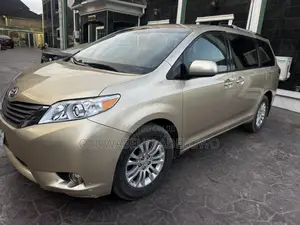 Toyota Sienna XLE 7 Passenger 2011 Gold
