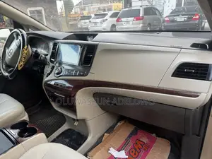 Toyota Sienna XLE 7 Passenger 2011 Gold