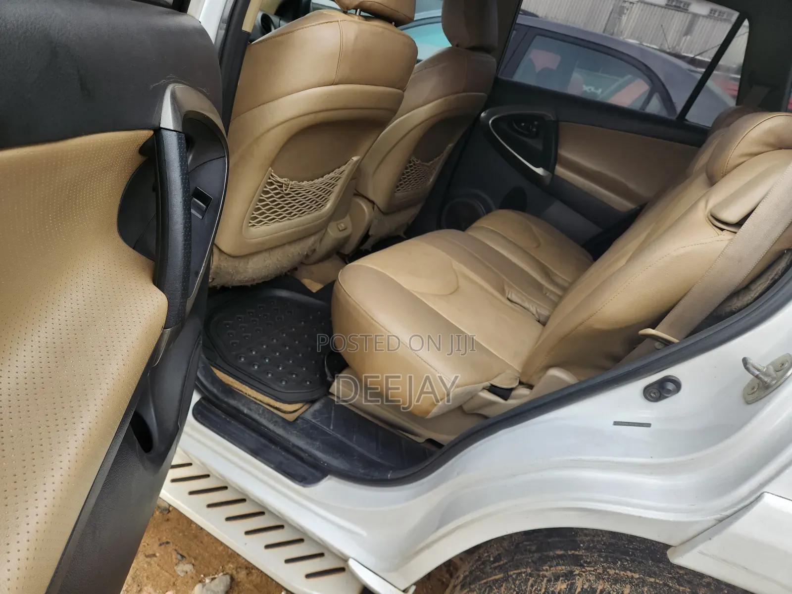 Toyota RAV4 2010 White