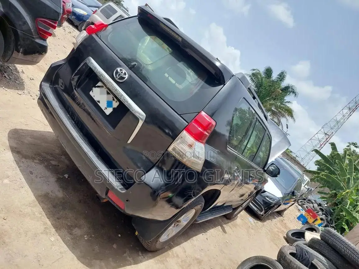 Toyota Land Cruiser Prado 2011 Black