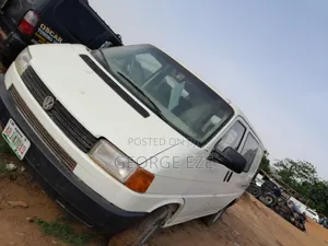 Volkswagen Transporter 2004 White