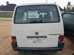 Volkswagen Transporter 2004 White