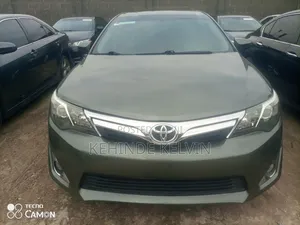 Toyota Camry XLE 4dr Sedan (3.5L 6cyl 6A) 2014 Green