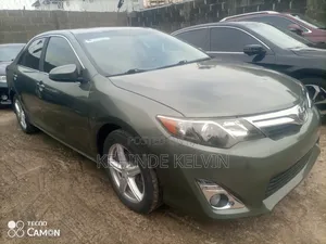 Toyota Camry XLE 4dr Sedan (3.5L 6cyl 6A) 2014 Green