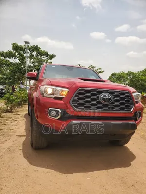 Toyota Tacoma 2022 Red