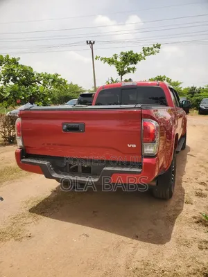 Toyota Tacoma 2022 Red