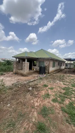 4bdrm Bungalow in Evergreen Estate, Ado-Odo/Ota for sale
