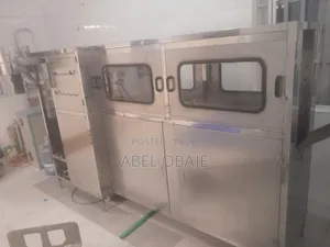 Clean Fairly Used Automatic Dispenser Water Producing Machine