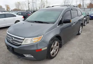 Honda Odyssey Touring Elite 2011 Gray