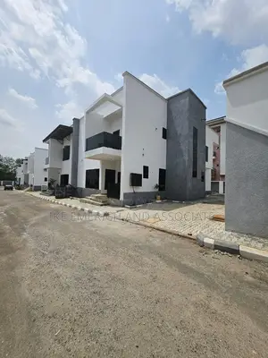 4bdrm Duplex in Durumi for sale