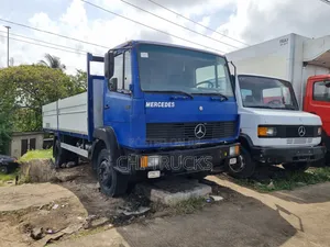 Mercedes 1117 German Pickup Truck